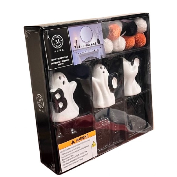 🆕- MARTHA STEWART ORANGE LED HAUNTED HOUSE, BOO GHOSTS & POMPOM GARLAND 7 PC SET - Picture 2 of 13
